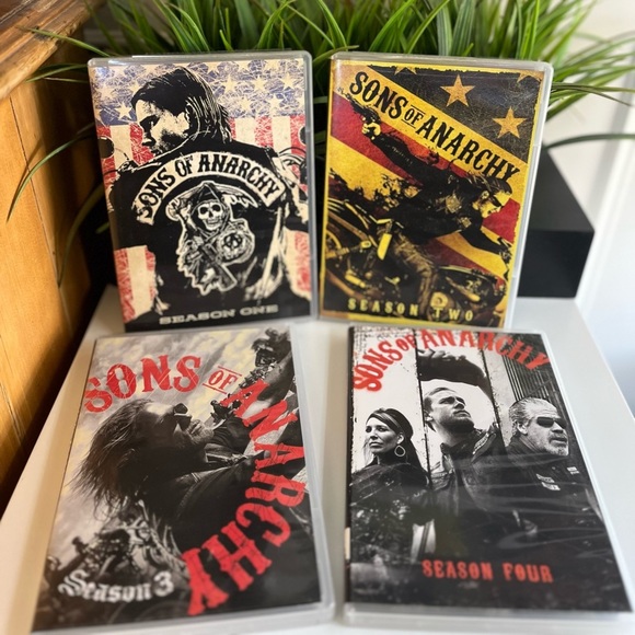 SONS of Anarchy dvd season one-four 1-4 FX productions Jax Teller Gemma Teller - Picture 2 of 4